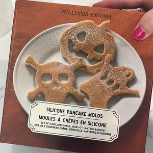 NBU Williams Sonoma Silicone Halloween Pankcake Molds